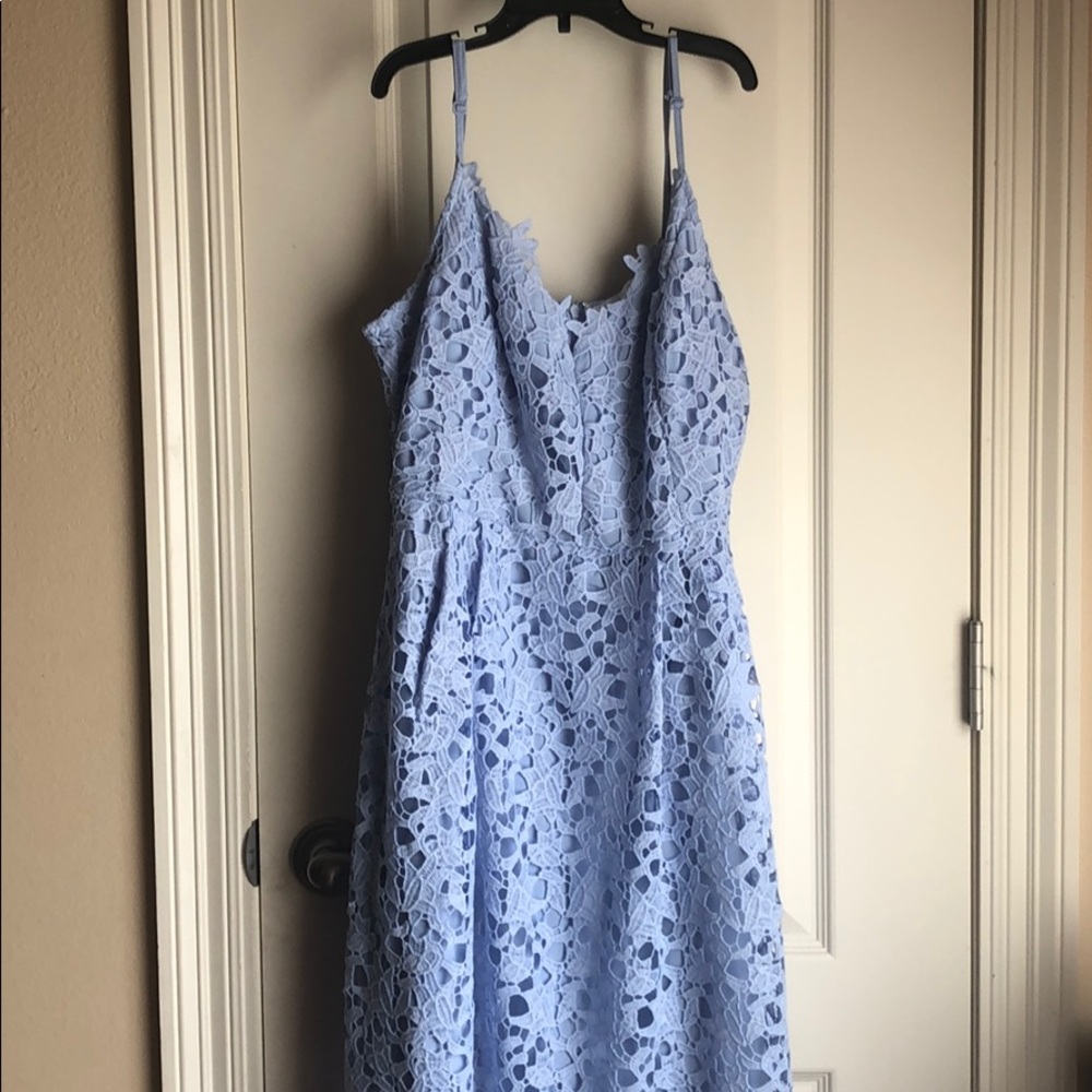 ASTR THE LABEL Lace Midi Dress